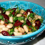 Салат из свежих овощей с фасолью.47ккал-100г.