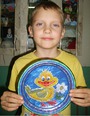 Сын с поделкой своими руками