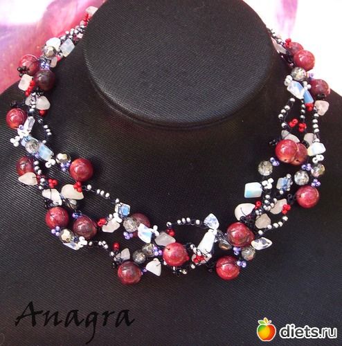 Бусики-трансформер "Клюква в сахаре", носятся в 4-х вариантах, альбом: Anagra - нескучные украшения