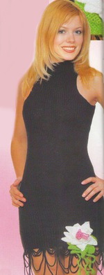 Облегающее черное мини-платье с отделкой по низу