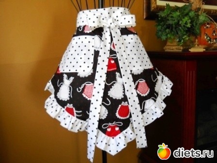 Оооочень много ФАРТУКОВ :)