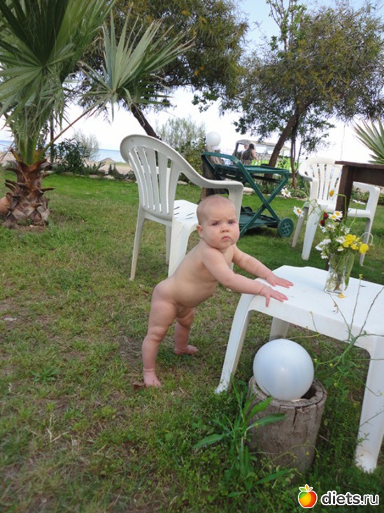 вот)) стоит))) 6,5 мес, альбом: дети