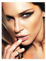 Женщины красятся для других женщин