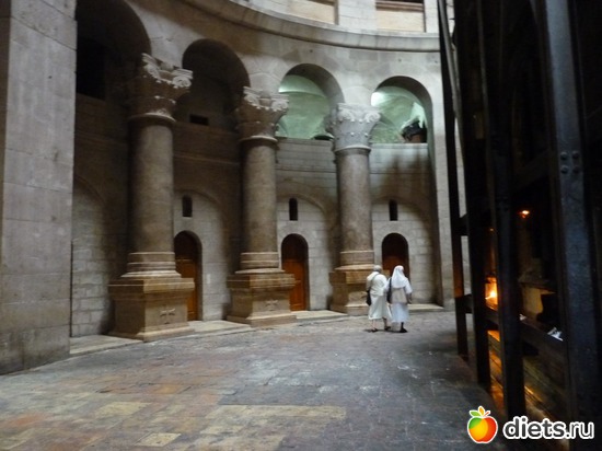 в Храме Гроба Господня, альбом: Израильский калейдоскоп 2011