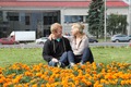 пытаемся поделить место на клееночке :)