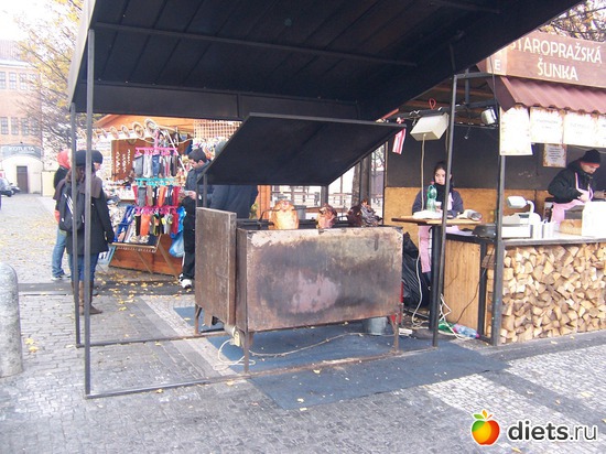 На ярмарке, альбом: Ноябрь в Праге