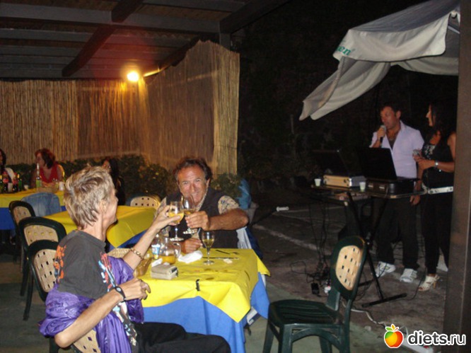 я в баре с Энцо, альбом: русские в Италии