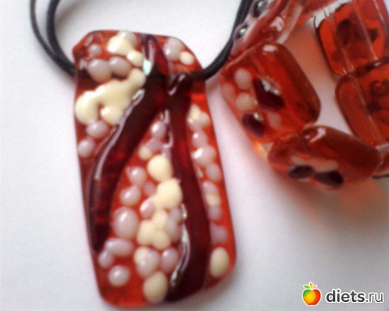 кулон и браслет, альбом: жизнь до