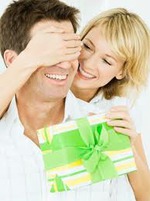 Как мужчин своих поздравлять будем?