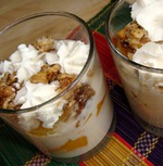 Манный пудинг с орехами и фруктами
