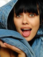 Какая джинсовая одежда нынче в моде