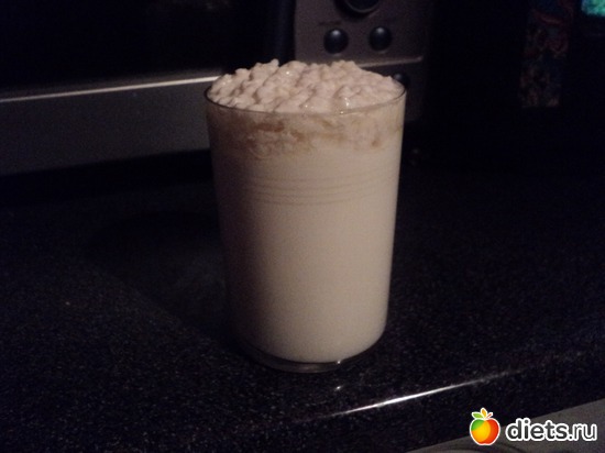 кефир индийских йогов - сверху свернувшийся грибок (через 4 часа после заливки), альбом: кефирчик