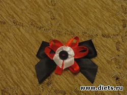 Милая брошка