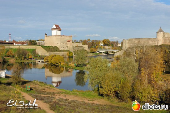 Эстония и Россия у одной реки, альбом: Осень в Нарве. Эстония. Работы Eduard Sadala.
