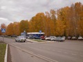 Улица в осеннем золотом наряде