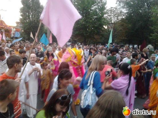 10 фото: Праздник индийской культуры Ратха-Ятра в Алчевске