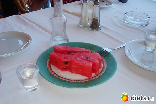 национальный напиток ,,РАКИ,, и Закусь от хозяина ресторана(бесплатно!!!....), альбом: лето 2011-отдых от ВСЕГО