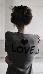 Кактусы несчастны. Их никто не обнимает. Привет, я кактус.