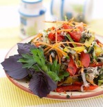 Овощной салат с морской капустой