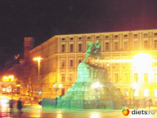 8 фото: Ночной Киев. Весна. Апрель-май.2012