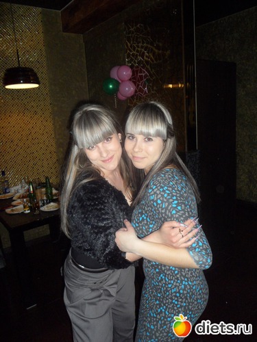 Я та, что левее, альбом: А вот и я:)