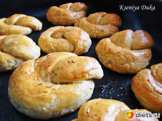   !)))   !))))  :)  !, :  !)))