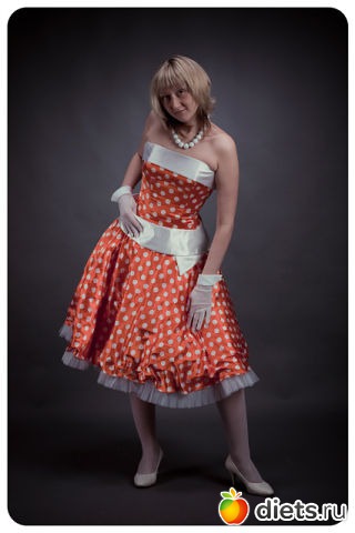 в платье "Стиляга"