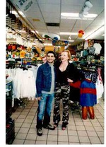 "Сильная" ( Умная!) женщина плачет у окна " Почему?