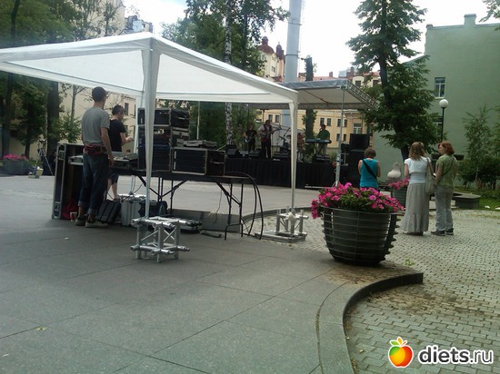 3 фото: Рок Концерт в сквере Андрея Петрова.