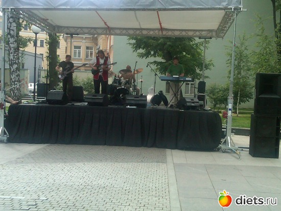 4 фото: Рок Концерт в сквере Андрея Петрова.