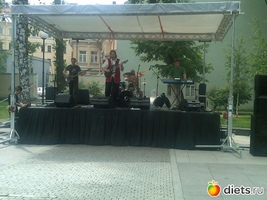 5 фото: Рок Концерт в сквере Андрея Петрова.