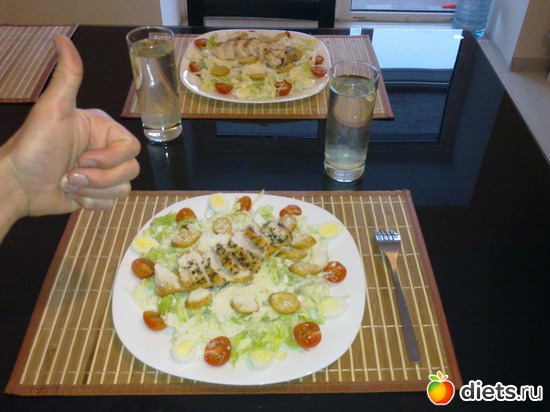 с любимкой приготовили салатик "Цезарь", альбом: то, чем питаюсь)