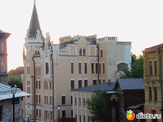 12 фото: Андреевский спуск. Беспредел продолжается