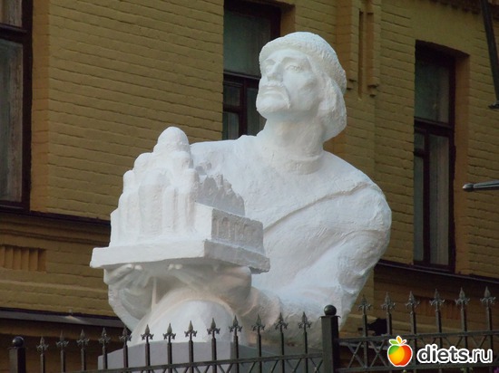 14 фото: Андреевский спуск. Беспредел продолжается