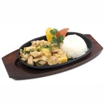 Курица с ананасами