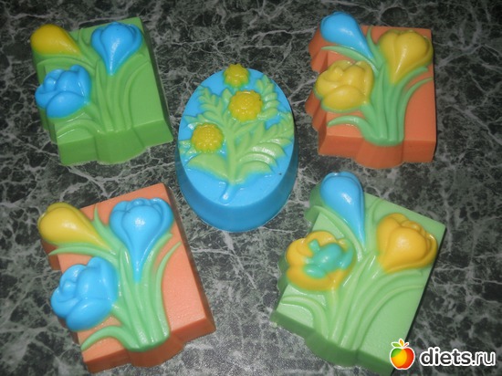 4 фото: мыло на 8 марта