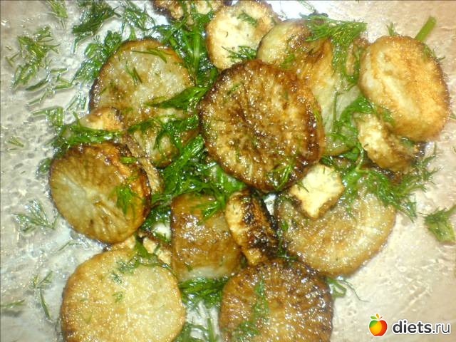 жареная редька на сковороде. жареная картошка с редькой. редька репа тушеная жареная. жареная редька. жареная картошка с редькой.