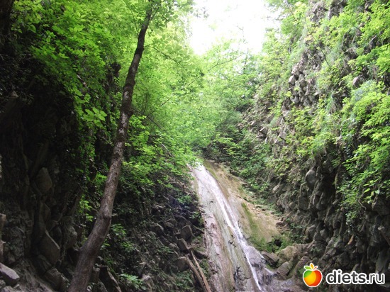 Водопад с ледяной горной водой, альбом: Лермонтово