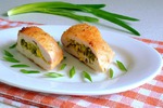 Куриное филе с творогом и зеленью.