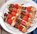 Шашлычки из морепродуктов и черри