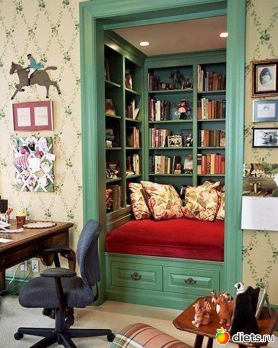 Кладовая,переделаная в мини-библиотеку, альбом: Креатив