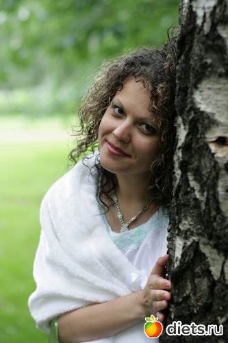 Во поле кудрявая невеста стояла :)