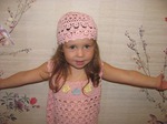 Платье и шапочка для любимой девочки! Кажется ей понравилось!