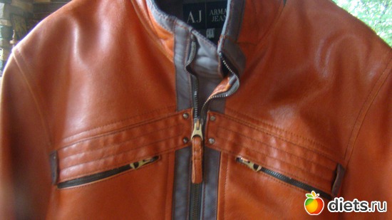   Armani Jeans \, :  .