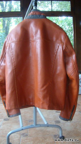   Armani Jeans \, :  .