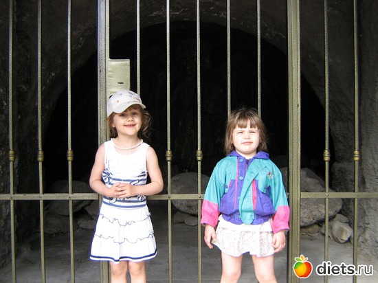 2 фото: 2010 год