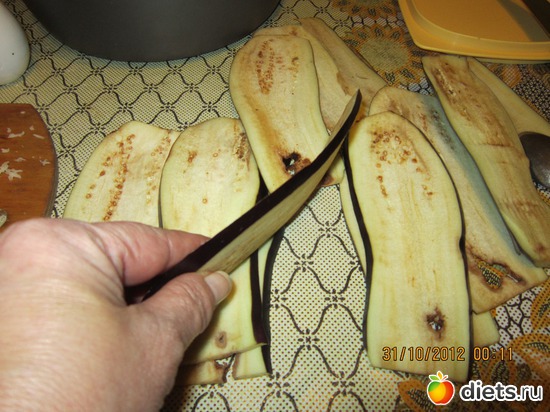 тонкими слоями разрезаем баклажаны., альбом: очень вкусные рулетики из баклажанов .