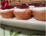 Картофельные кексы с маринованной свеклой, хреном и кервелем