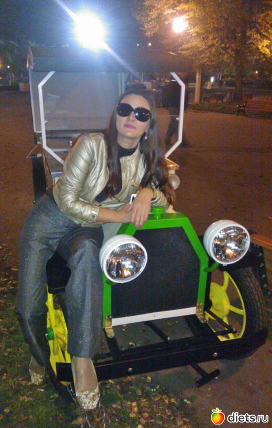 ДАНЬ МОДЕ :))) НОВЫЙ РЕТРО-АВТОМОБИЛЬ! Правда не едет ни фига....:)))), альбом: Я:)