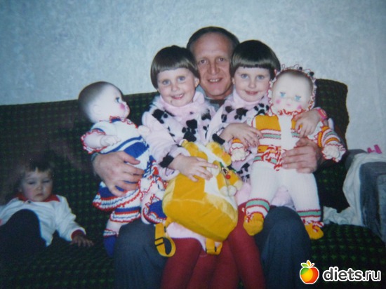 2 фото: Мои внучки